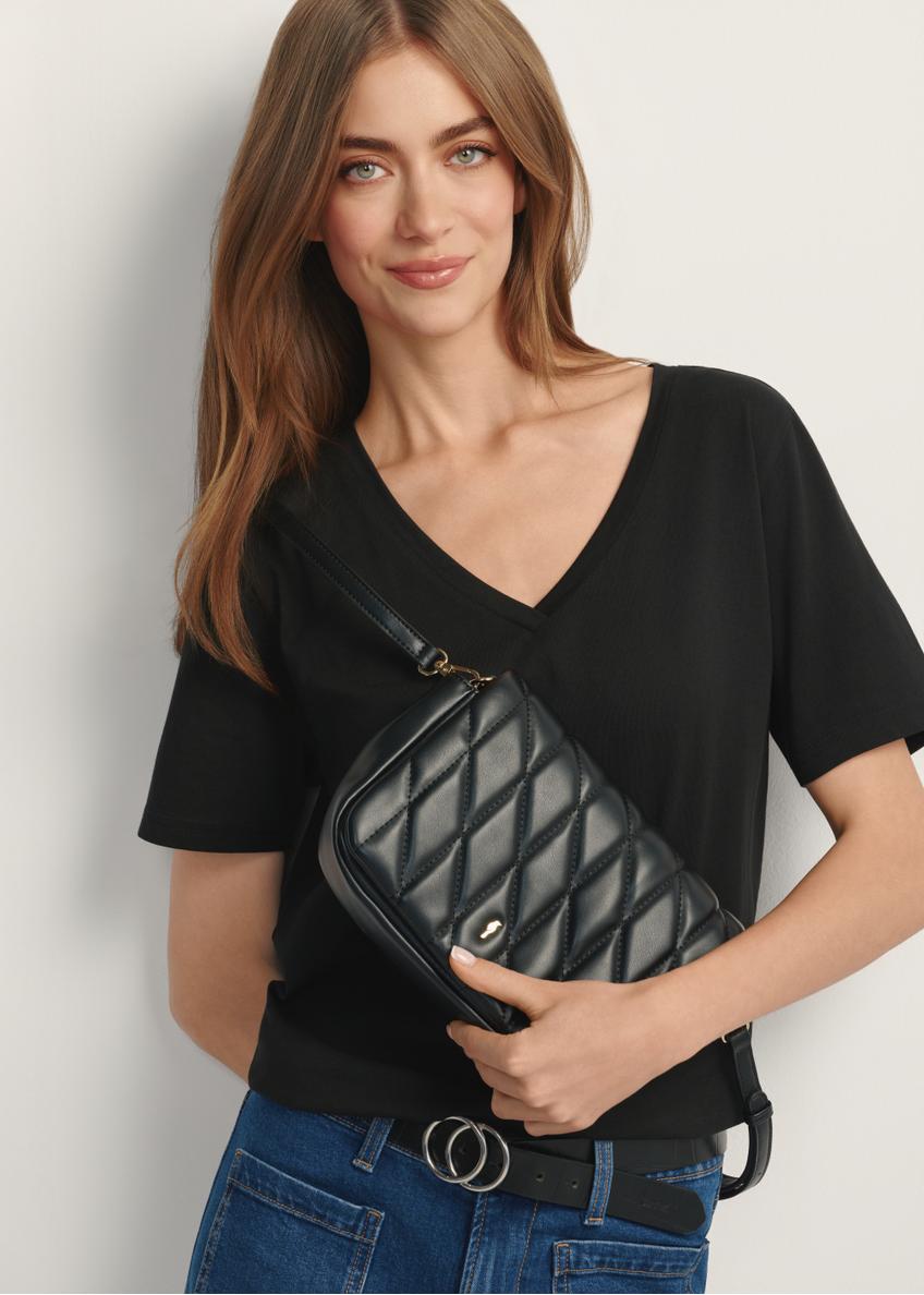 Чорна жіноча сумка з прошивками TOREC-1151-99(W26)