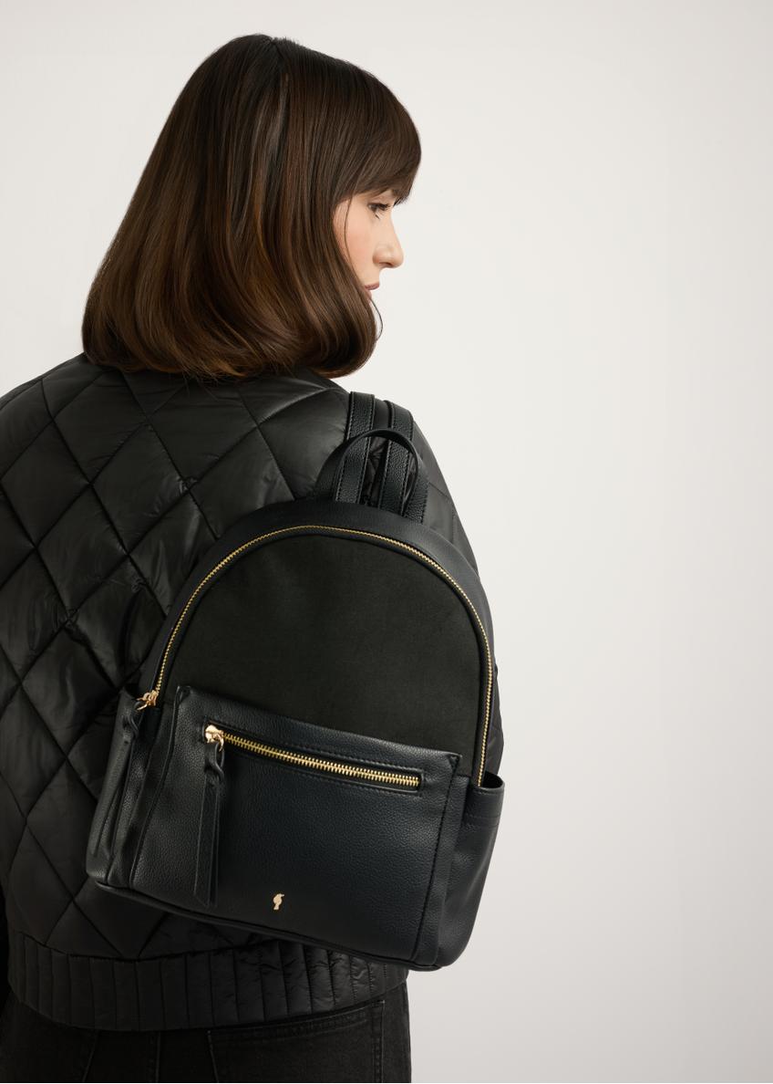 Czarny plecak damski TOREC-1125-99(W26)