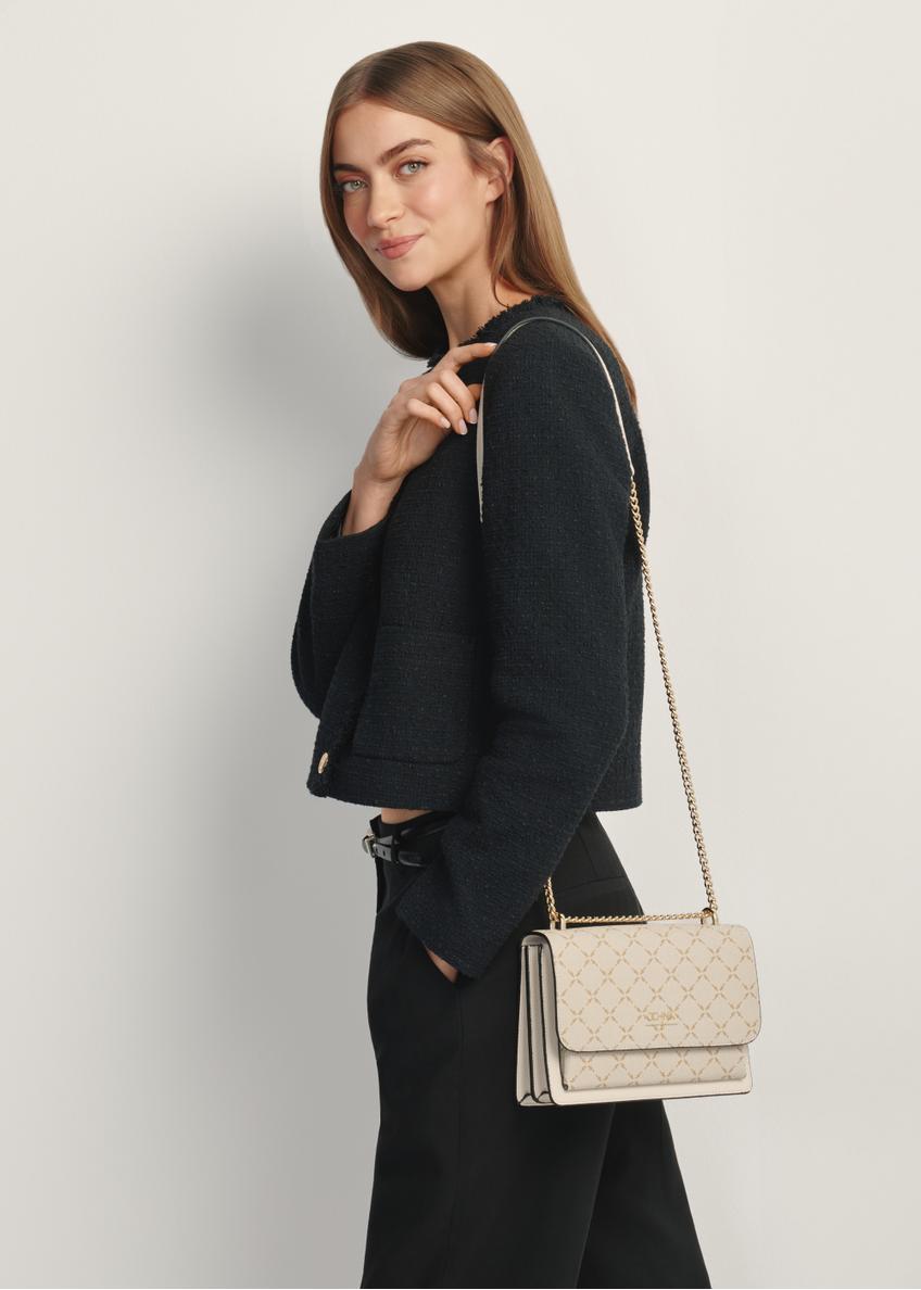 Kremowa listonoszka damska z monogramem TOREC-1156-0P(W26)