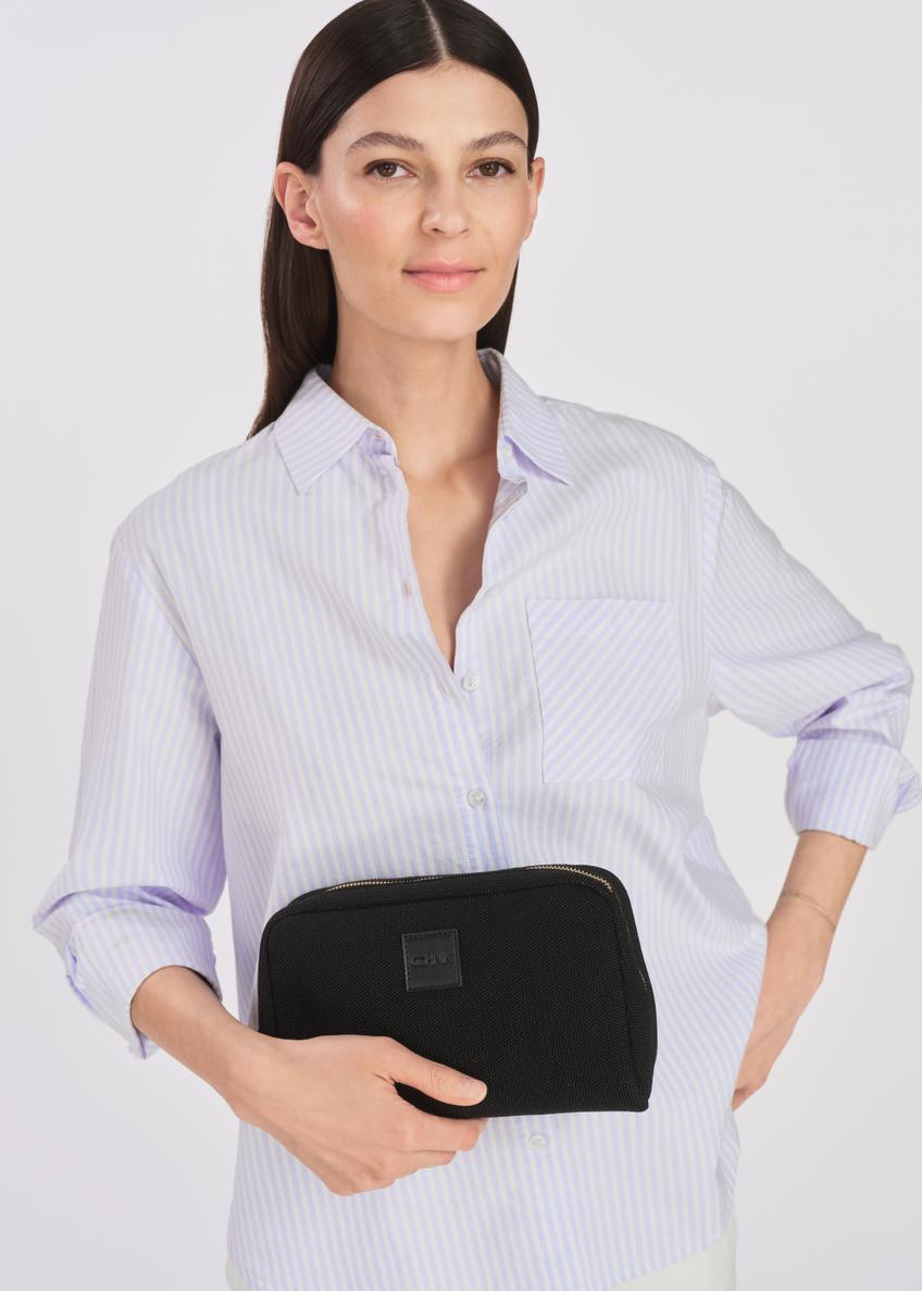 Czarna kosmetyczka damska TOREN-0312-99(W25)