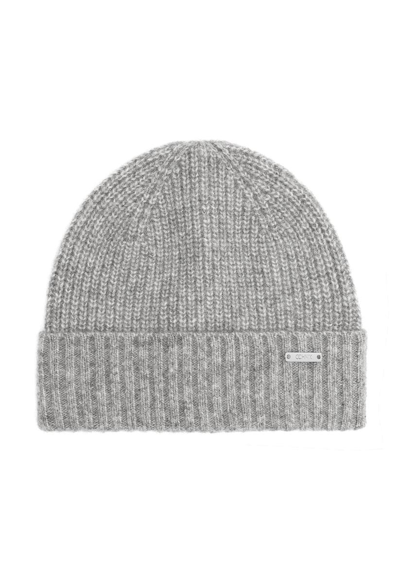 Сіра жіноча вовняна шапка CZADT-0210-82(Z25), вигляд виробу спереду на білому тлі.