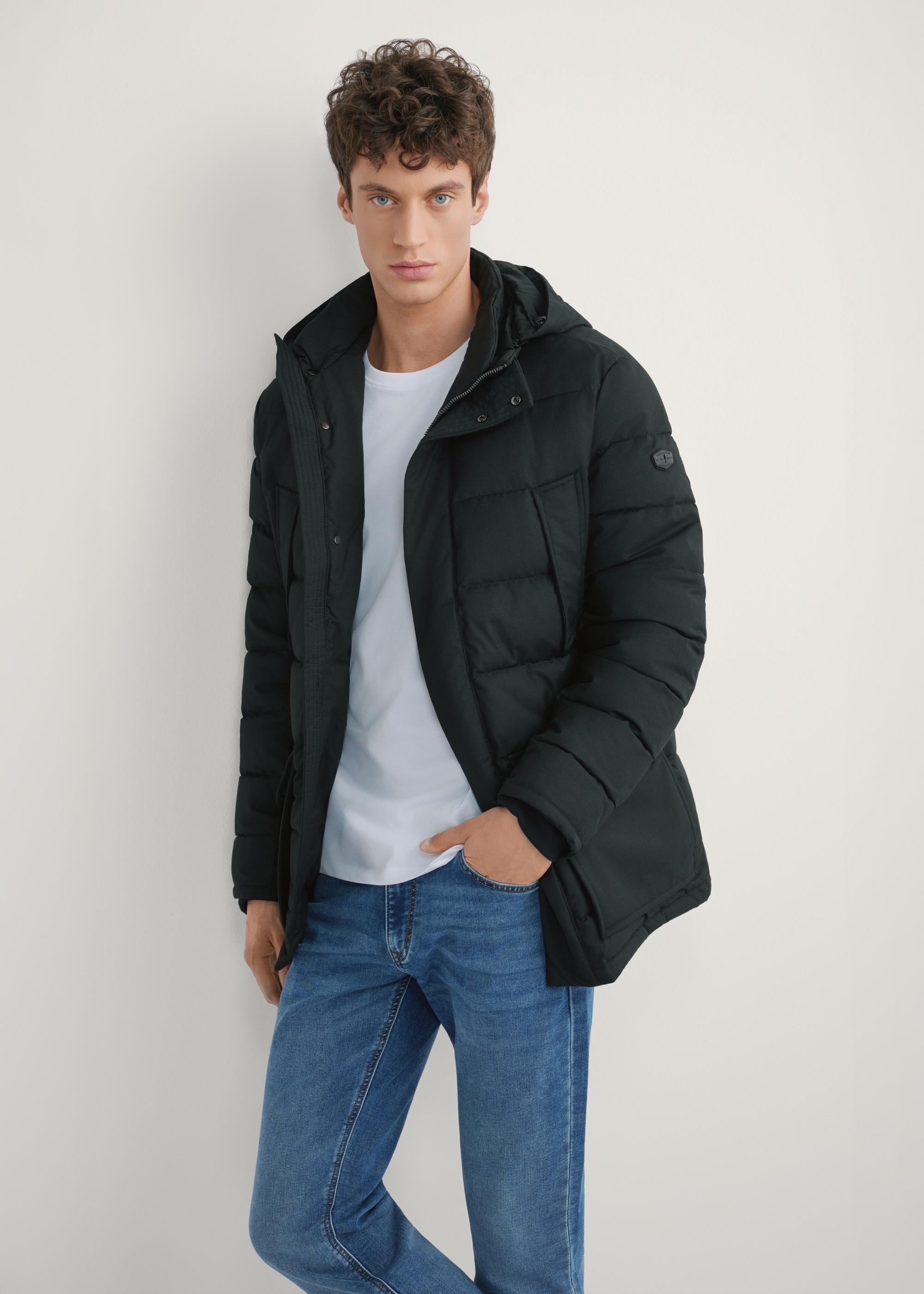 Czarna zimowa kurtka męska KURMT-0379-99(Z25)