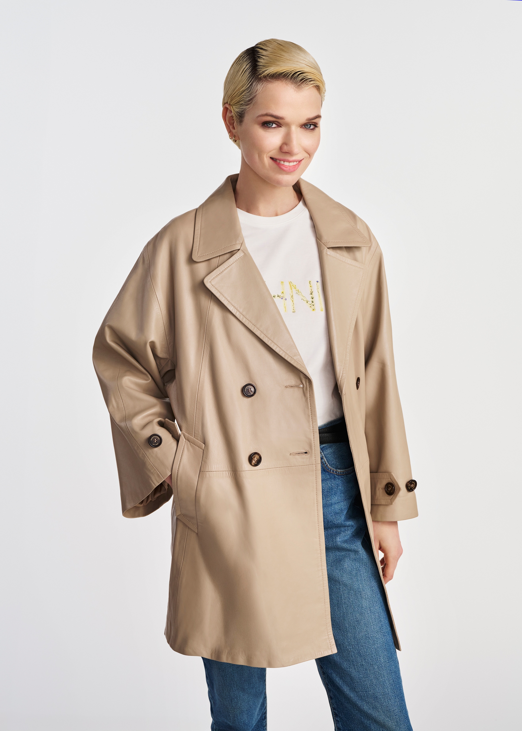 Бежева жіноча шкіряна куртка оверсайз KURDS-0525-1187(W25)