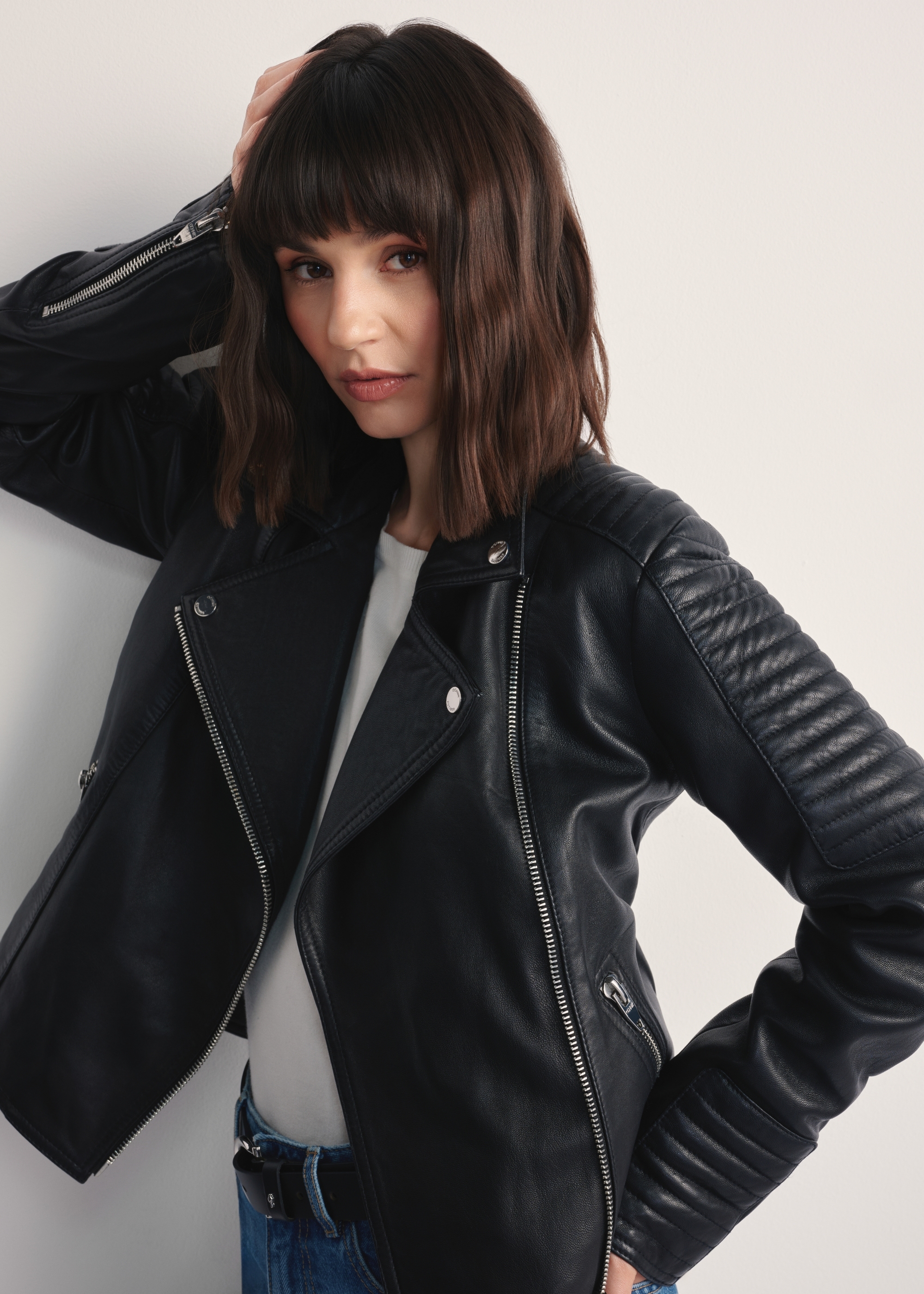 Чорна шкіряна жіноча куртка KURDS-0560-3943(Z25)