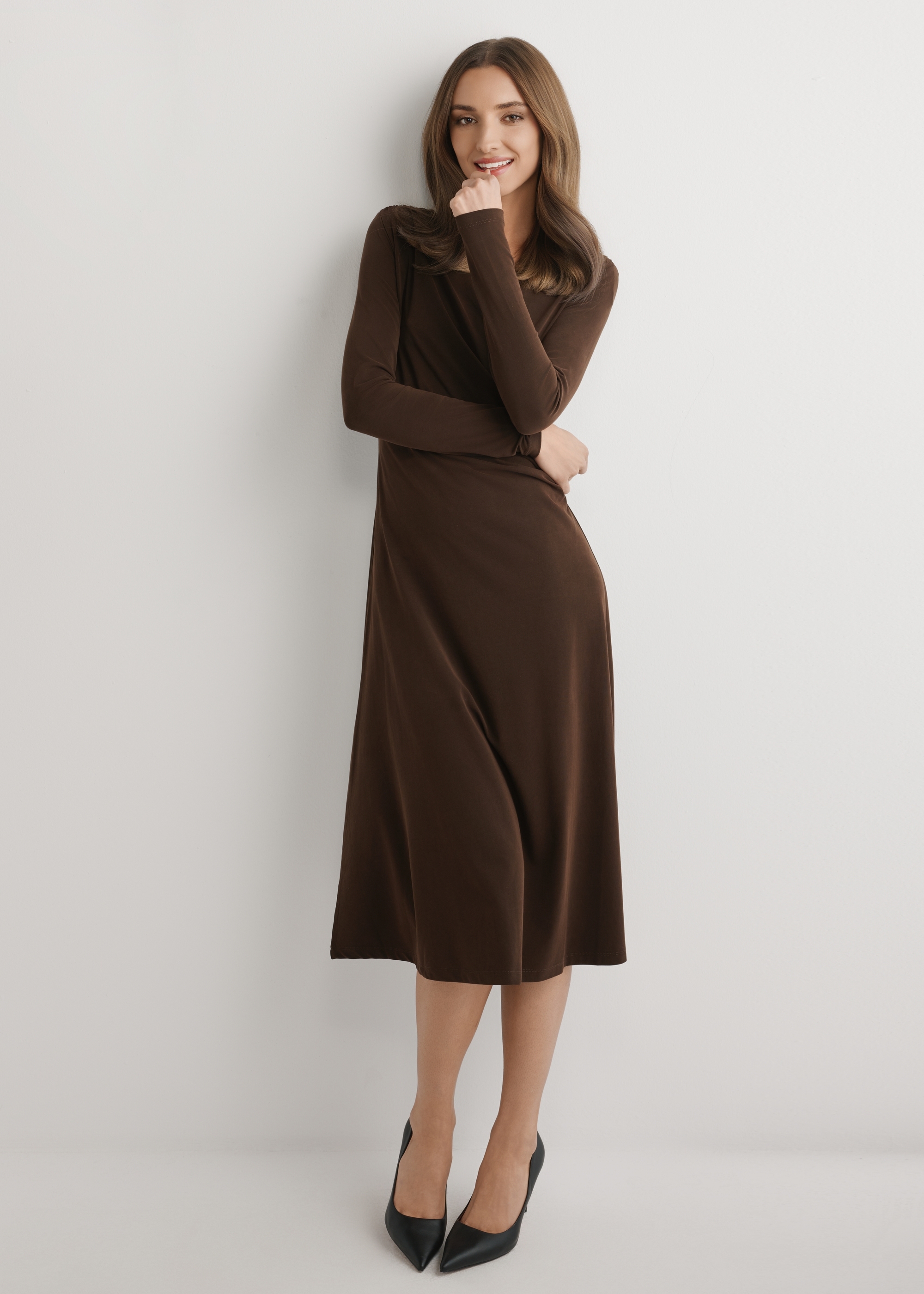 Коричнева міді-сукня з модалу SUKDT-0259-1I(W26)