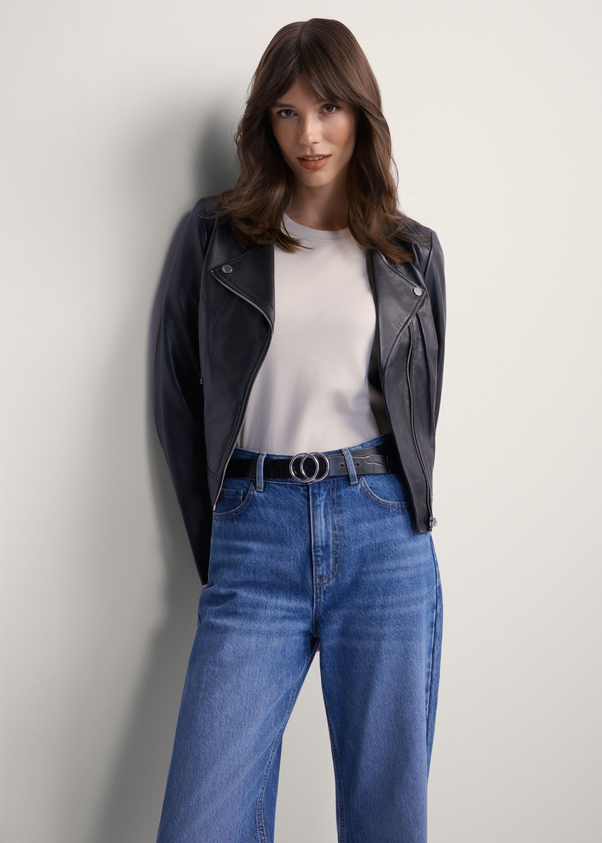 Жіноча чорна шкіряна куртка KURDS-0273-1110(KS)