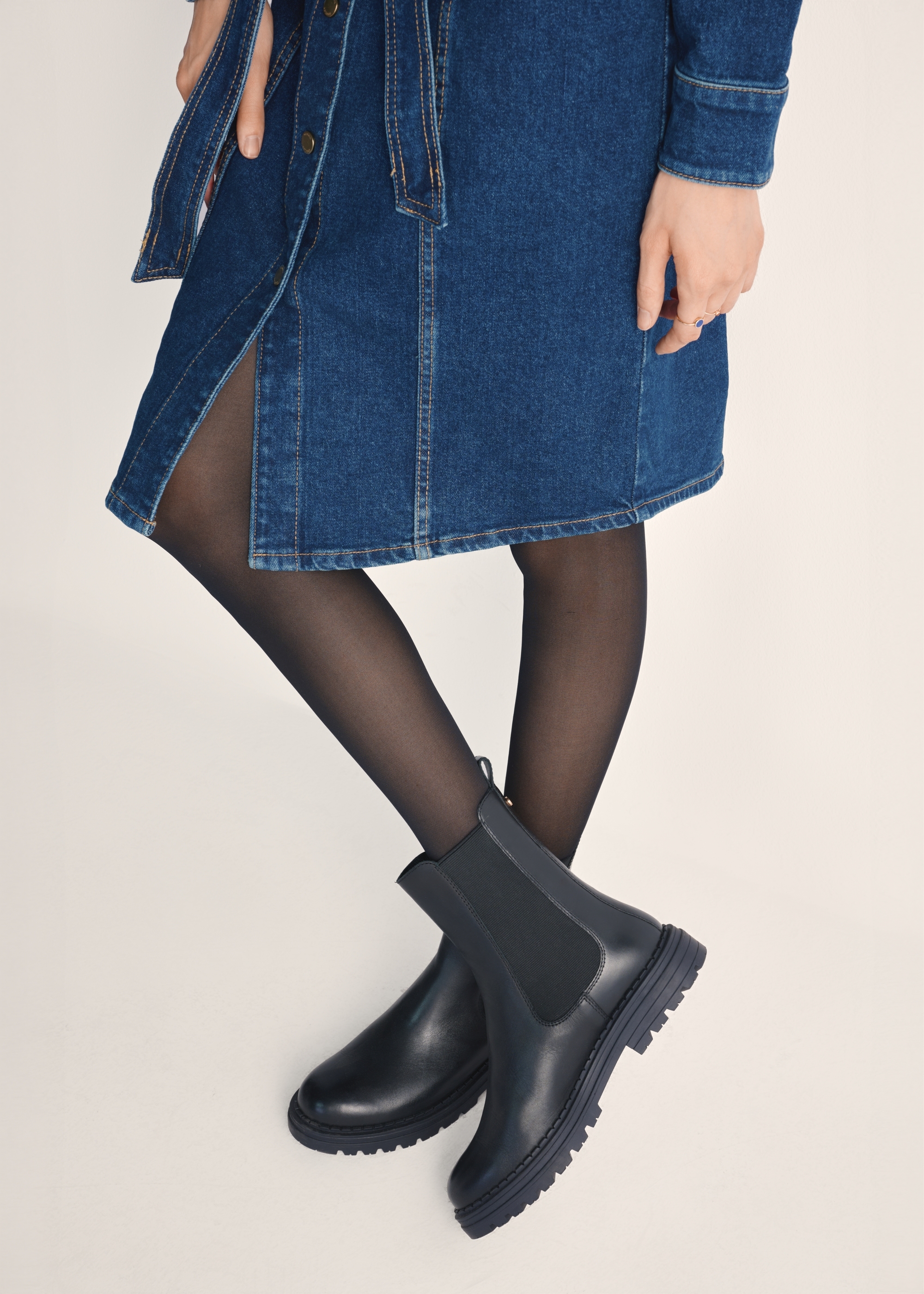 Чорні шкіряні жіночі черевики челсі BUTYD-1010-99(Z25)