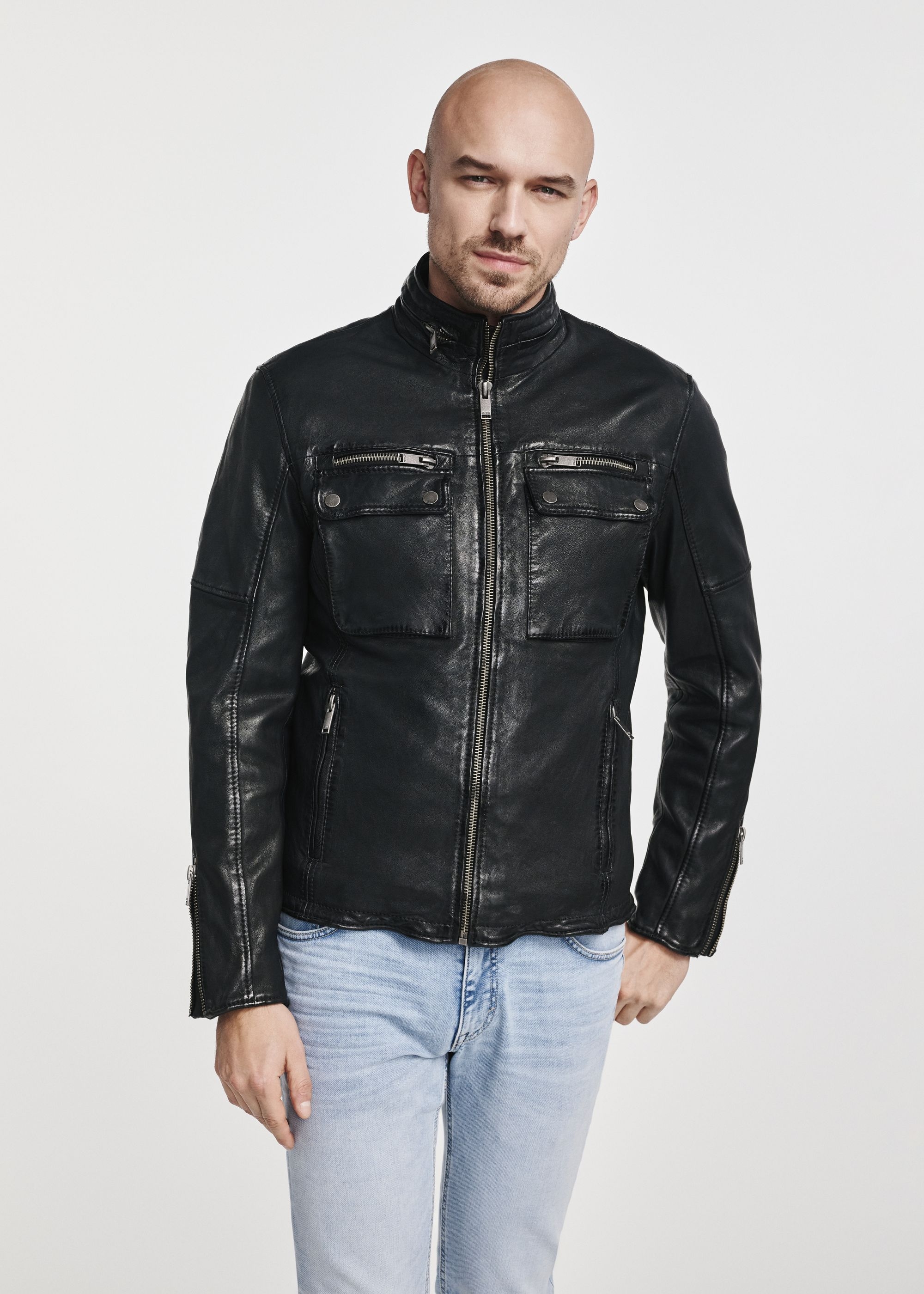 Чоловіча чорна шкіряна куртка KURMS-0366-2792(W25)