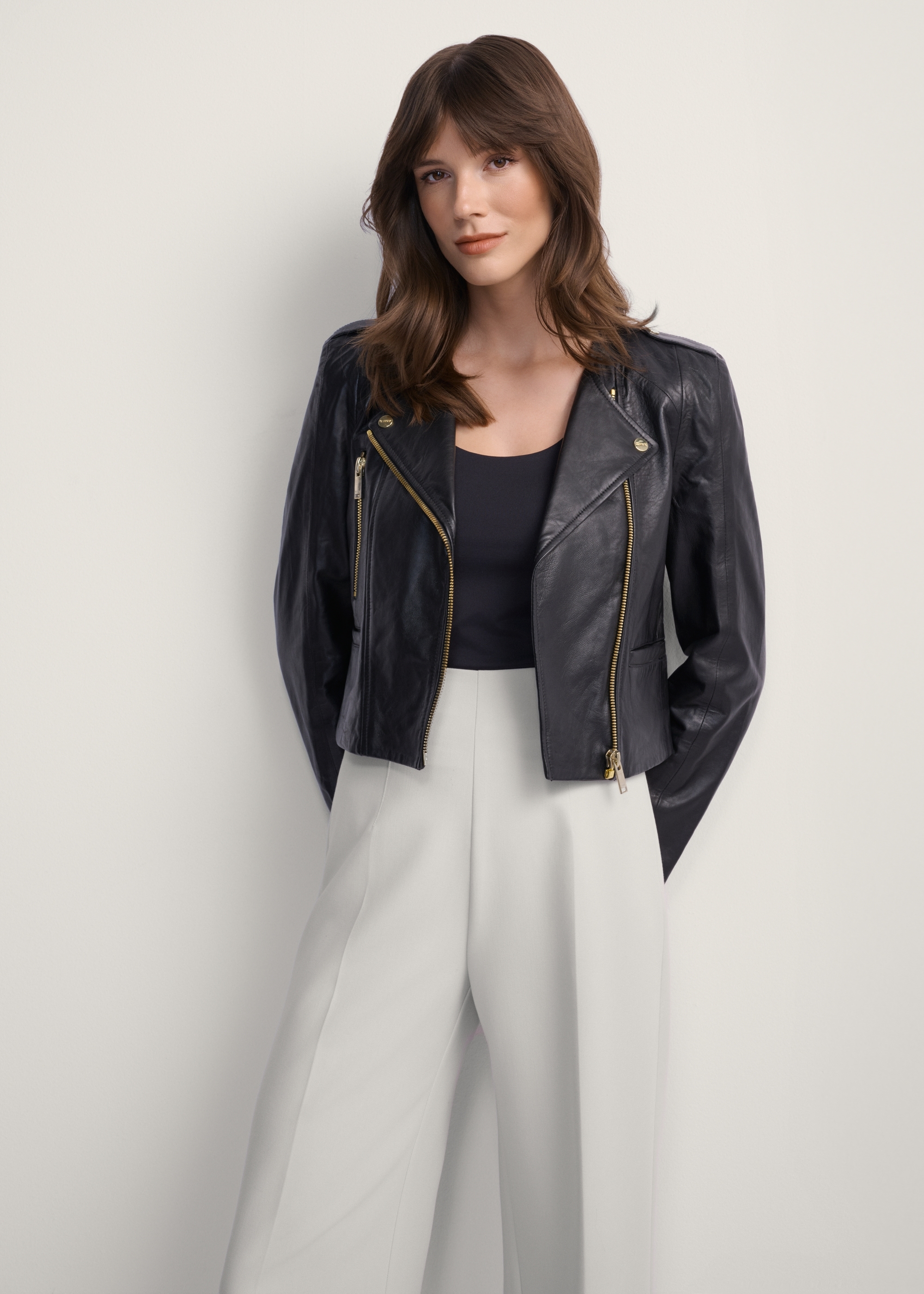 Чорна жіноча шкіряна куртка KURDS-0323A-1116(KS)